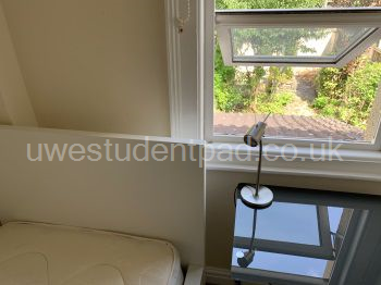 Room 3 - First Floor - Rear - Single - AVAILABLE £425 pcm