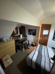 Room 7 (2)