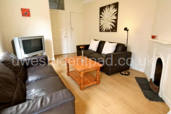Lounge-5-bed-student-house-Bristol