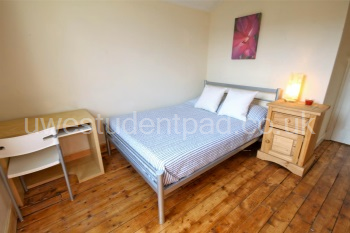 Bedroom-3-5-bed-student-house-Bristol