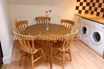 Dining-5-bed-student-property-Clifton