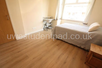 5-double-bed-newly-refurbished-student-house