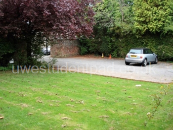 Communal garden & 1 parking space