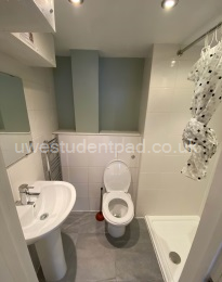 Bed 1 Ensuite