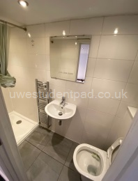 Bed 3 Ensuite -