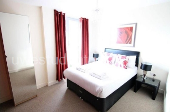 bedroom-2-3-bed-student-flat-Bristol_800x529