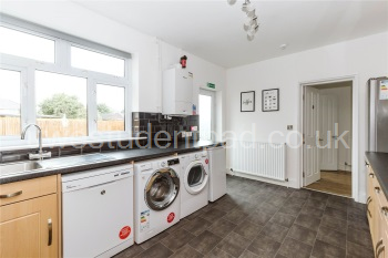 Lyddington Road_Media_Kitchen 1