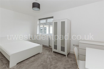 Lyddington Road_Media_Bed 1