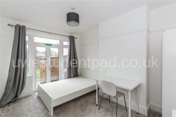Lyddington Road_Media_Bed 2