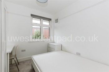 Lyddington Road_Media_Bed 4