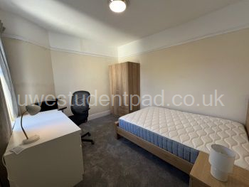 Bedroom 2 (view from door to wardrobe)