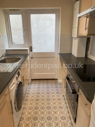 Kitchen 1.jpg