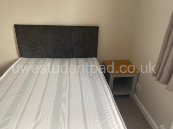 Bedroom 5.jpg