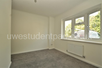 Living Room 2.jpg