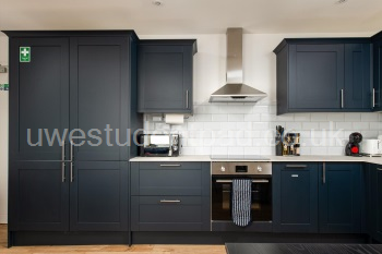 Kitchen_2.jpg