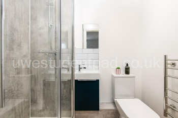 Bedroom5_Ensuite.jpg