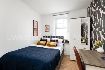 Bedroom5_1.jpg