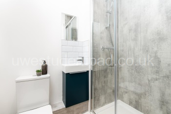Bedroom3_Ensuite.jpg