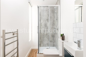 Bedroom2_Ensuite.jpg