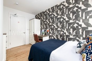 Bedroom2_2.jpg