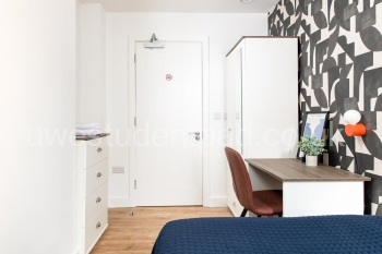 Bedroom2_3.jpg