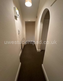 GFF112RedlandRoad-EntranceHallway-13734083-70-0