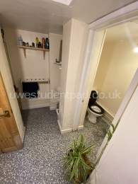Bed 2 WC