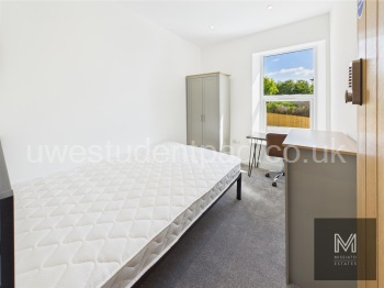 bed 5.jpg