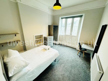 bedroom 1 (3)