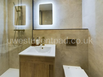 Bed 4 Ensuite