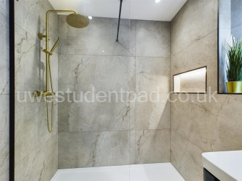Bathroom 4