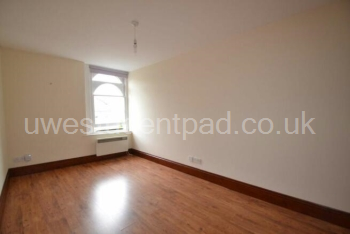 Bedroom 1.jpeg
