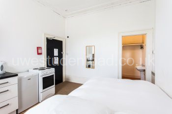 Kitchenette Double Room with Shared Bathroom