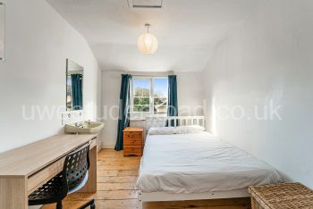 Large Single with Shared Bathroom