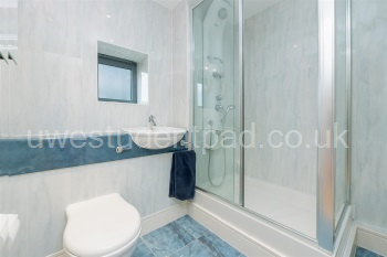 31-Custom-House-BA1-6NE-16.jpg