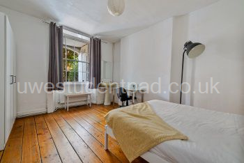 Large Double Shared Bathroom