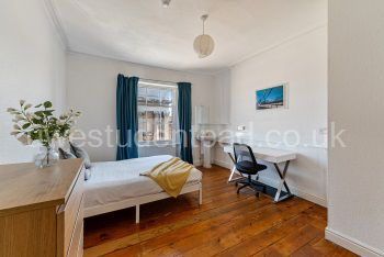 Large Double Shared Bathroom
