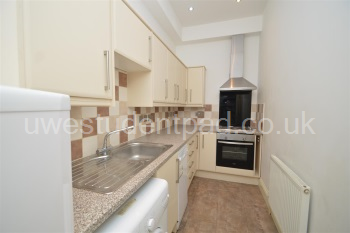 119 Chesterfield Road, Flat 2 (6).JPG