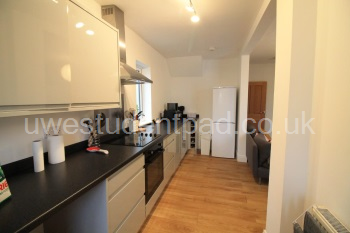 kitchen 2.JPG