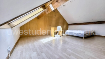 Z_YbeGzv1EOWDwvLxfzb