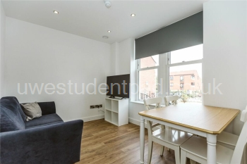 209948_BIL220395_L_I