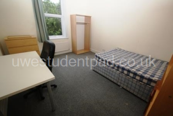 2 Woodfield road, Upper (7).JPG