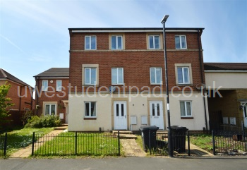 23 Hazel Grove (1).JPG