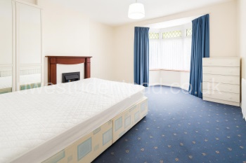 ChatGPT Image Sep 9, 2025, 05_28_25 PM.png