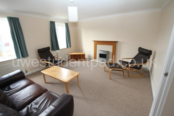 123MA 020 Living Room 1(S).JPG