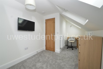 35 Third Avenue (3).JPG